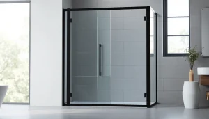 Admire la paroi de douche 150x200 en verre clair avec finitions noires dans un décor moderne.